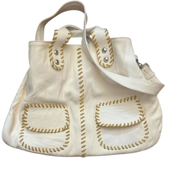 Via Repubblica NWOT large white bag! Larger stitch made in Italy and a nice bag - Picture 1 of 16
